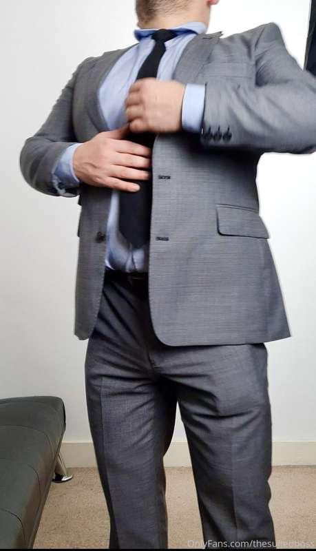thesuitedboss image #0
