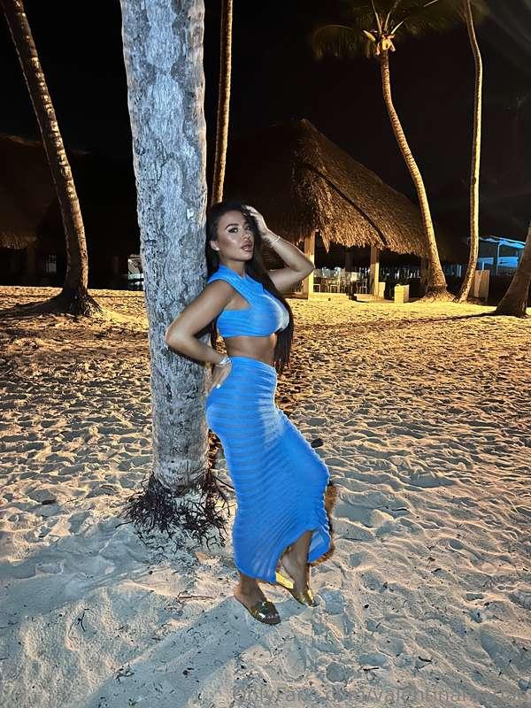 Looking forward to recieving your pics in my DM's today... 🤭..