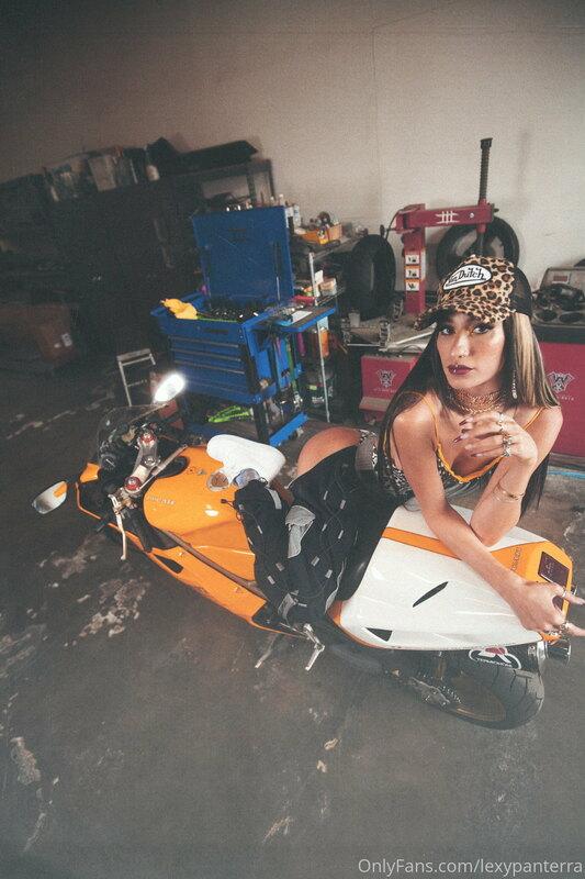 Sneak peak of the November month of my calendar!!? 
If you d..