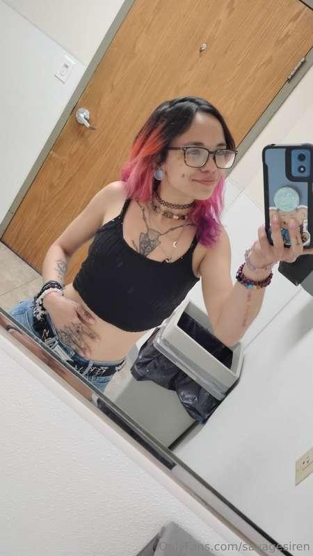 🚺Just Added Public Bathroom Stuff On@savagesirenxxx 