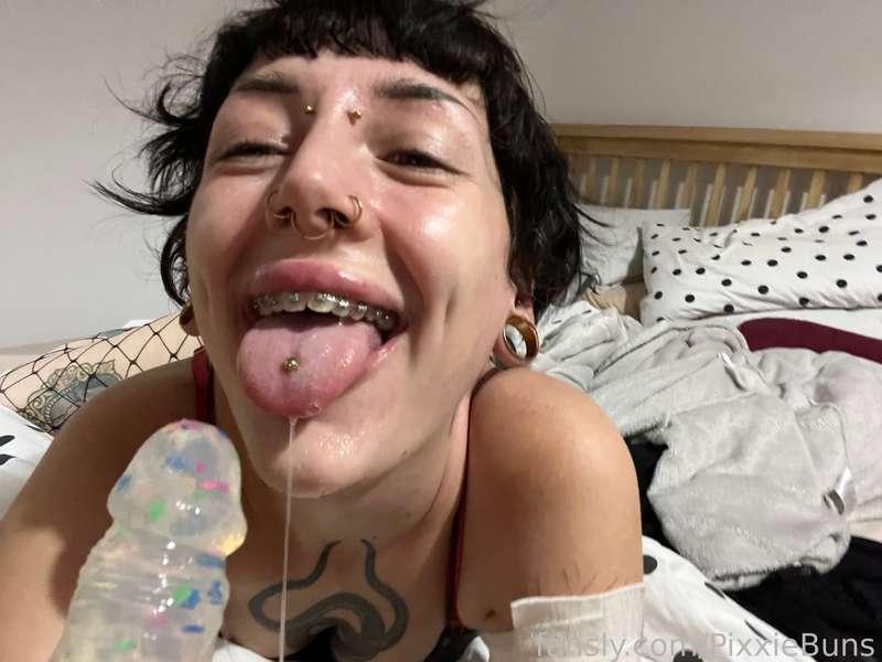Do I look cute sucking cock with my new braces? Would you let me suck yours?

#braces #spit #taboo #tattoos #blowjob #sloppy #altgirl #wet #girlnextdoor #cute 