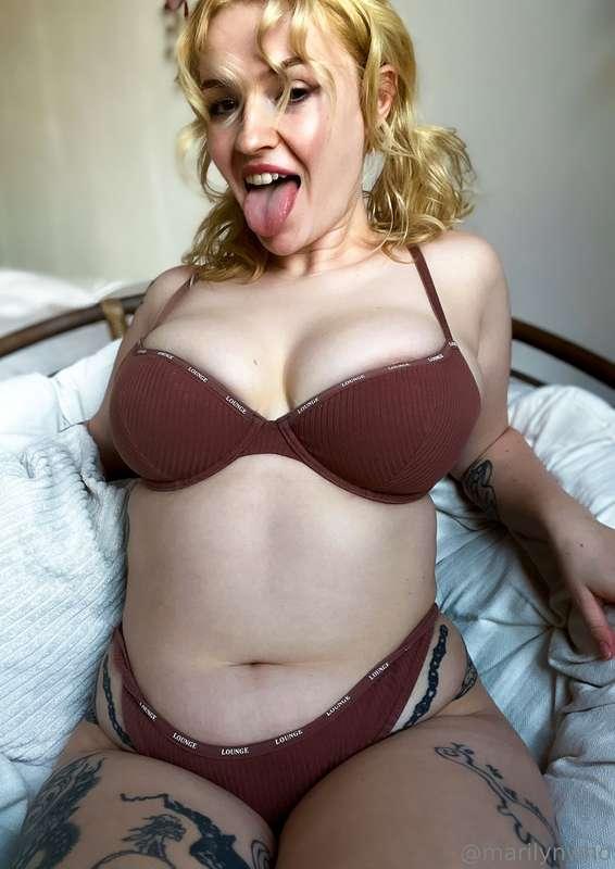 naughtyyyy girl