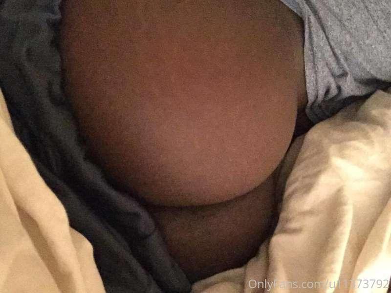Guys... My ass is so fatttt omg <3 I've never had buttshots ..