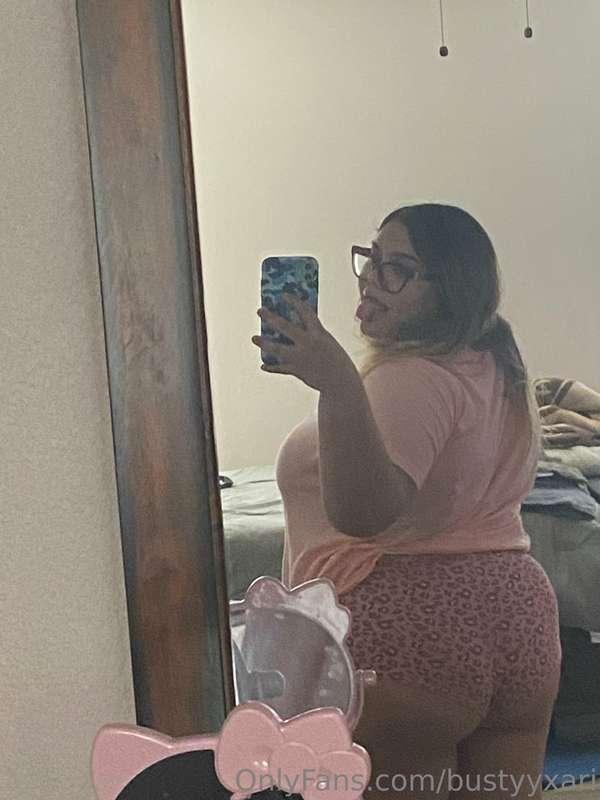 my tan is so bad but who wants to b behind this ass😩
