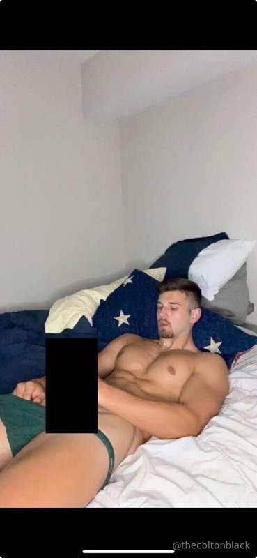 😈