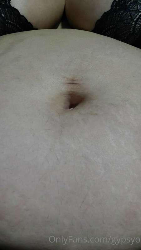 Scars, stretch marks and a happy trail but still so beautifu..