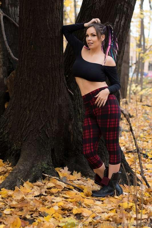 Get a FULLY NAKED version of this set either by unlocking th..