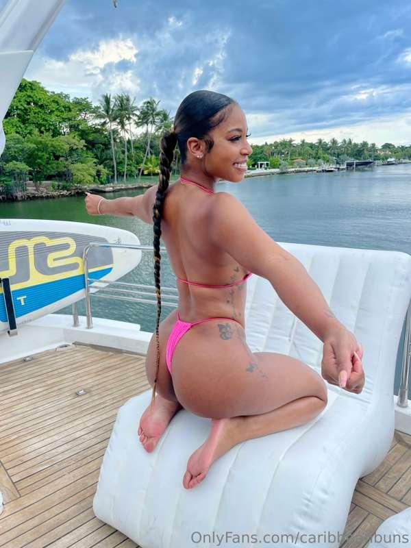 LIVE SHOW TONIGHT 9:30 PM EST 😻🎥

Estoy en vivo esta noche a..