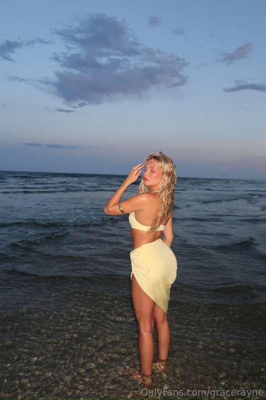 beach babe🐚🐬