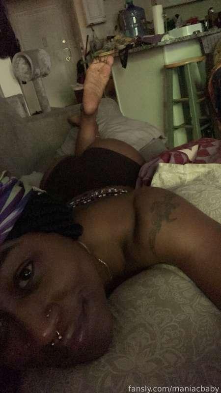 Is anyone up late with me???

#fyp #latenight 