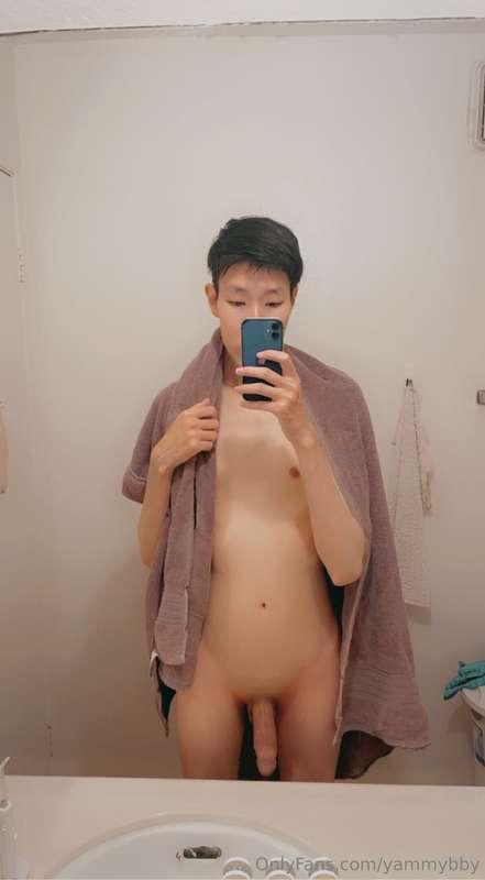 Suck my cock and lick my body😋