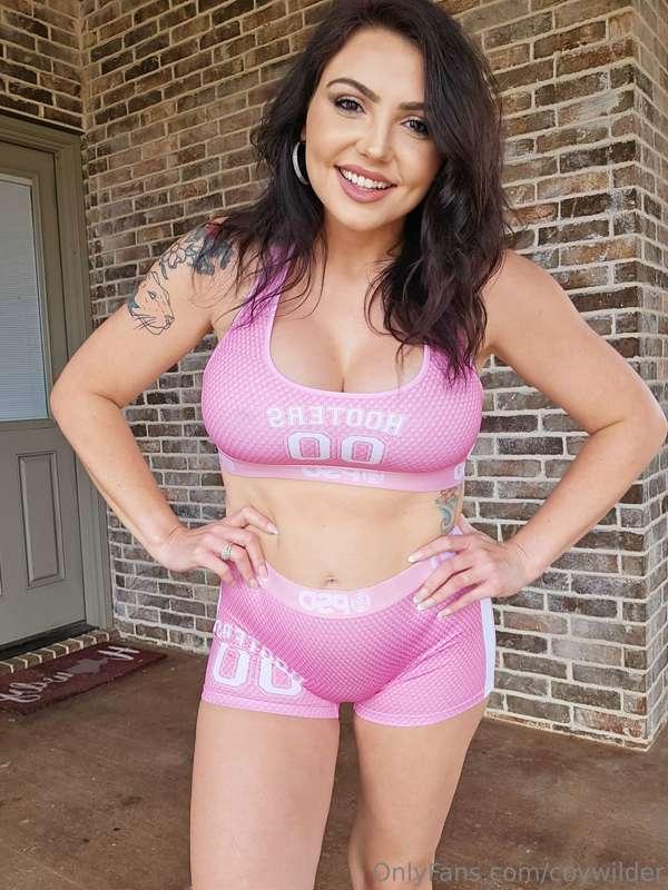 Am I hot in pink? 💗