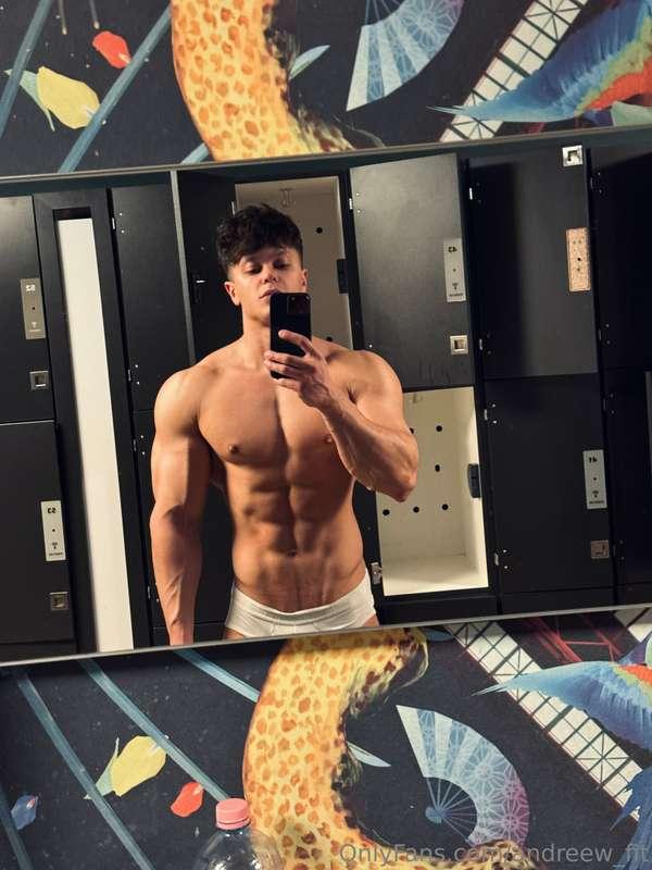 Wait me in the shower after training😜