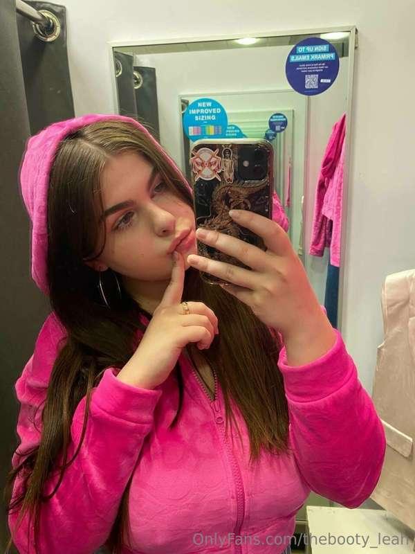pink highlights 🥰my delicate skin and blush on my face 😏 and..