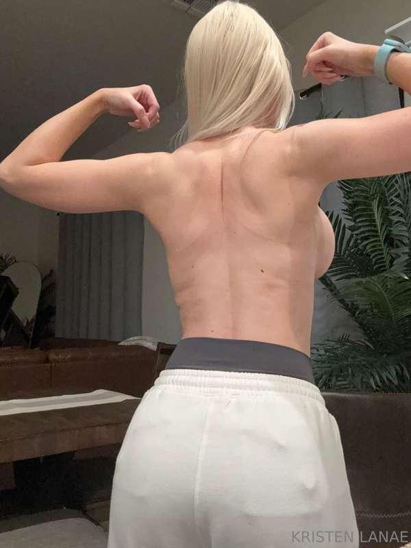 kristenlanae image #0