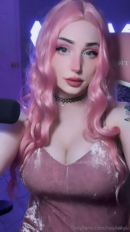 LIVE ON TWITCH NOW COME HANG BABY! ❤️‍🔥 (hayliekyu on twitch..