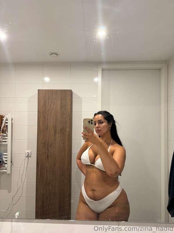@zinahadid   👆🏻 come chat with me for free over here