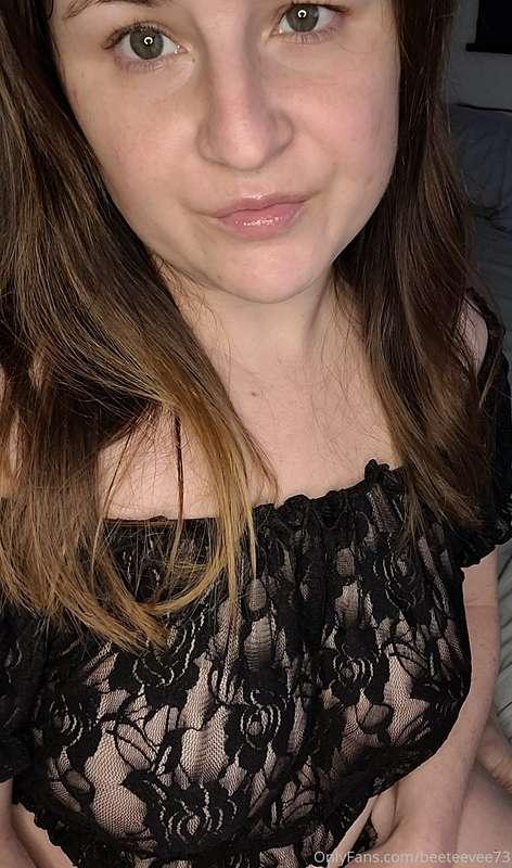 Definitely Halloween ready with no makeup except lip gloss👄💋..