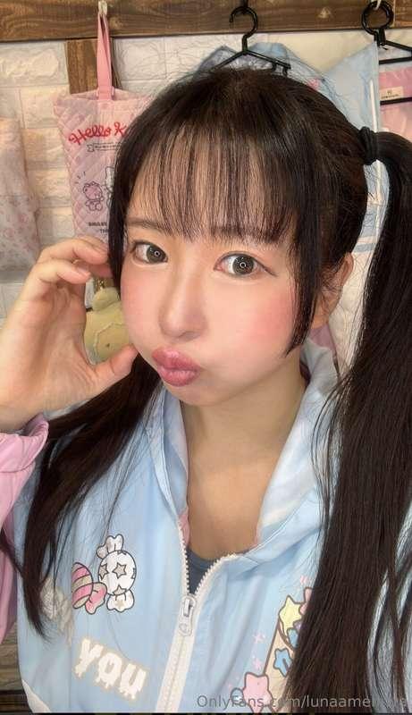Heart Pose🫶🏻 Surrounded by pretty things🐰💞