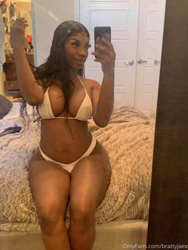 Check your DM I took my top off for you ♥️🥺 write me back . ..