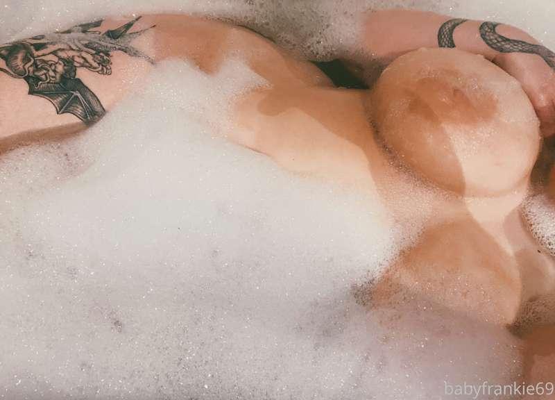 get in with me 👼🏻