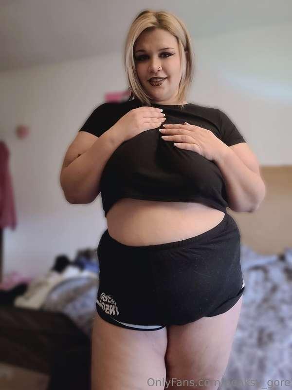 Should I take off my top?😋