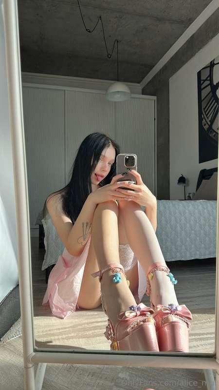 Omg 🙈 today I feel like a total princess ✨ this pink dress +..