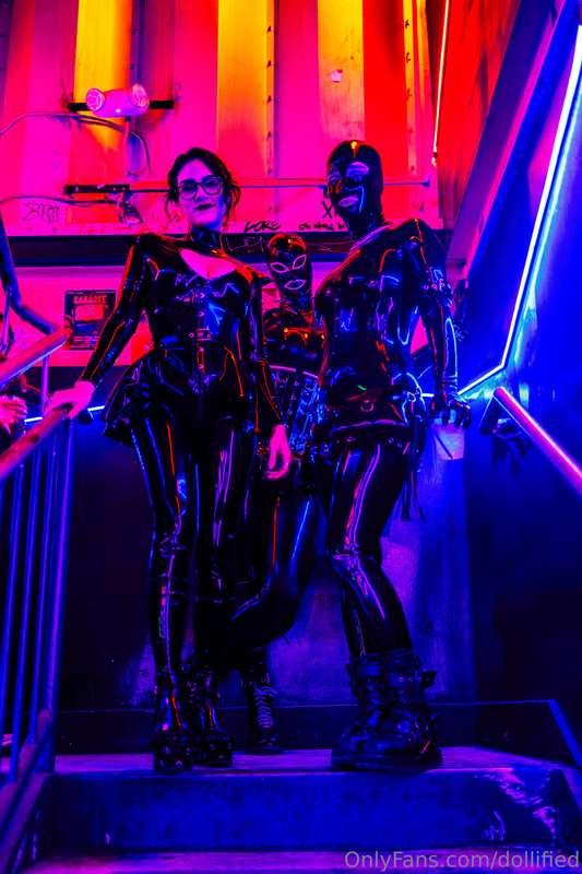 Some more fun fun from our latex night out. Finalized pix fi..