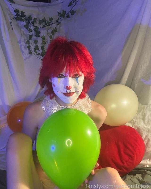 Balloon Riding Silly Style 🎪