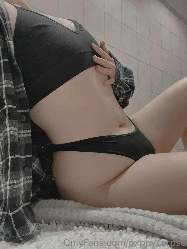 need someone to use me as their little toy :3