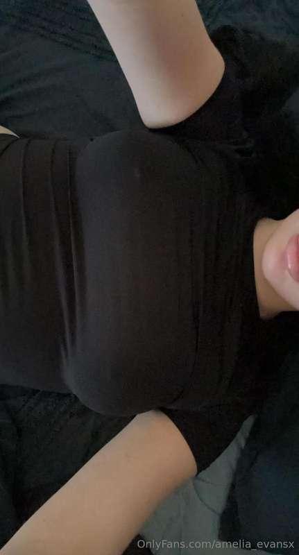 Hiii , its abit nippy today 🙈😉