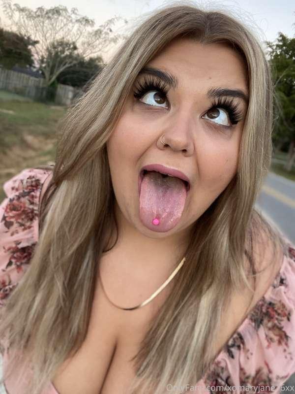 I’m ready for my load, daddy 🥺💦
Sit on my face, mamí.😘