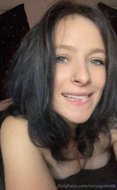 Miss me? 😌  XOXO, Rory 🖤