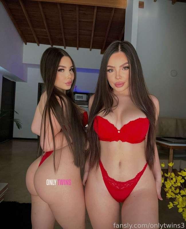 Would you like to see how we have fun? 😏💦😈