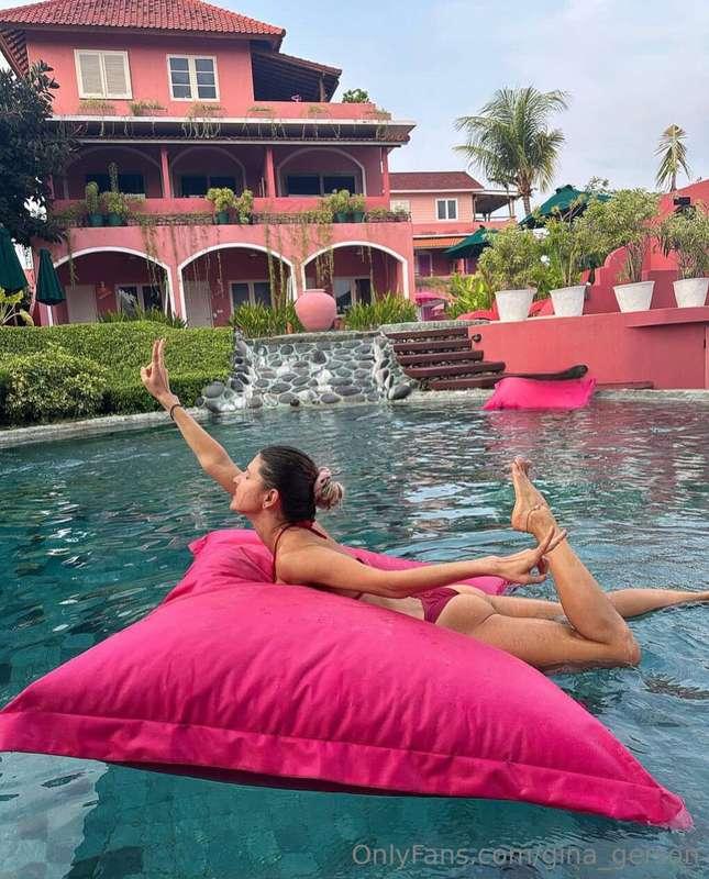 Who's with me? 🏊‍♂️ There's definitely enough room)🫶🫶🫶🫶