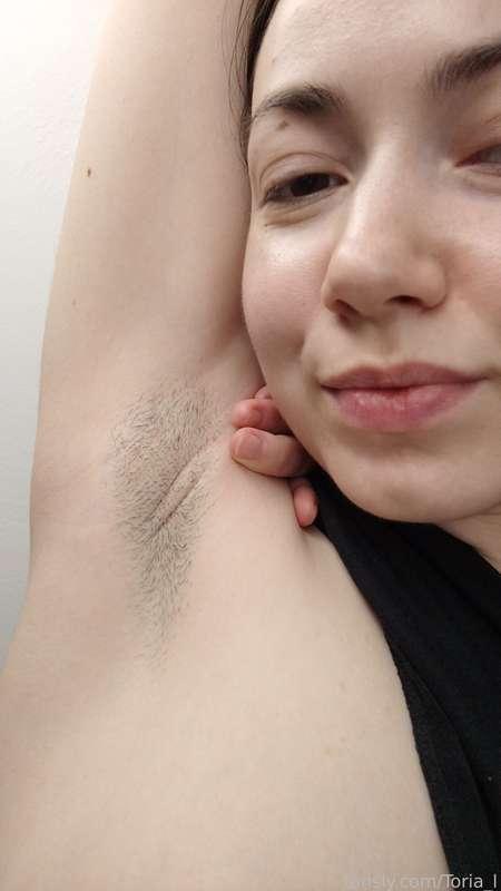 My hairy armpits ❤️. Do you like it ? But I'll shave it soon ❤️

#armpit #armpits #fyp #gfe #girlnextdoor #sexy #fetish #hairy #stubble 