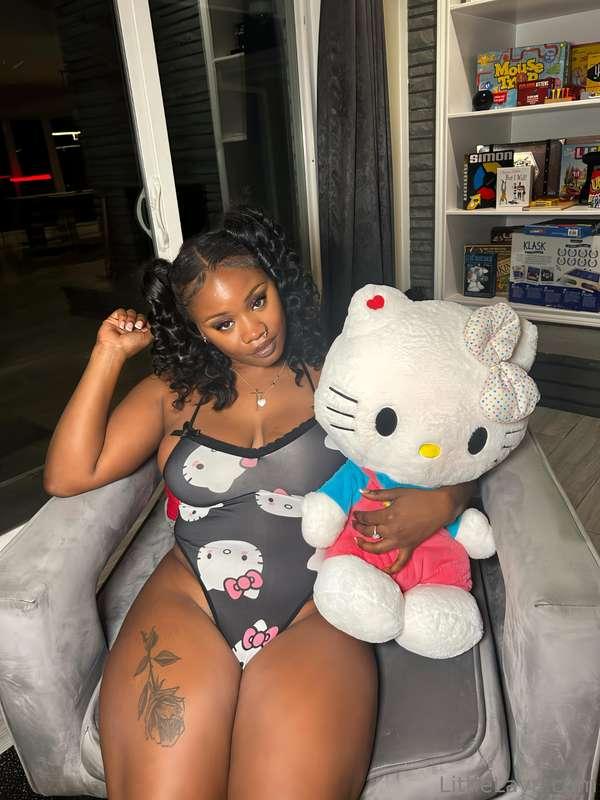 If you ❤️ me buy me hello kitty 🥰