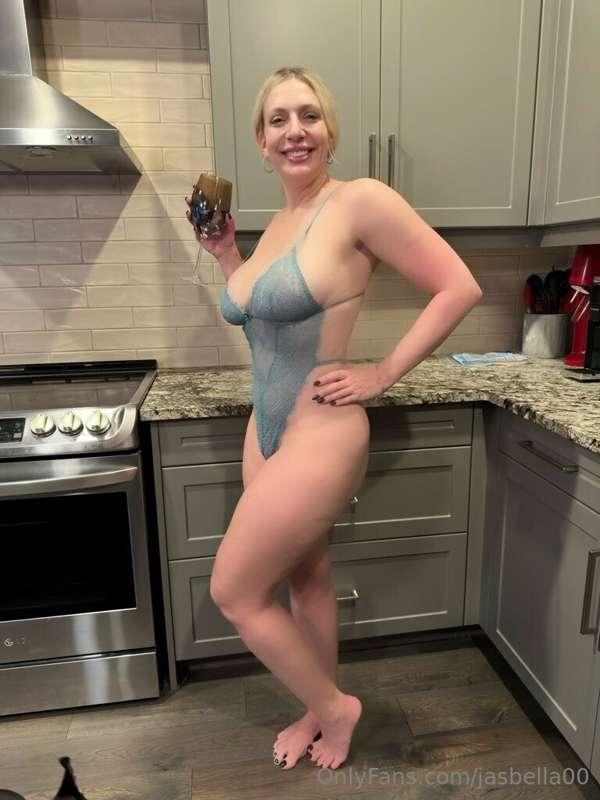 Hi my OF fans 
Post of me before and a POV during orgasm… Ho..
