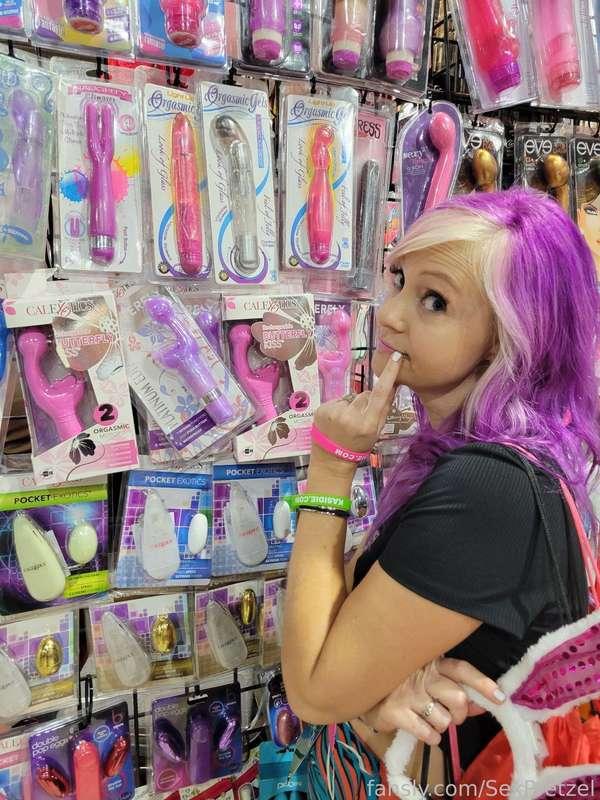 So many dildos, so little time. Which one should I pick?!?
