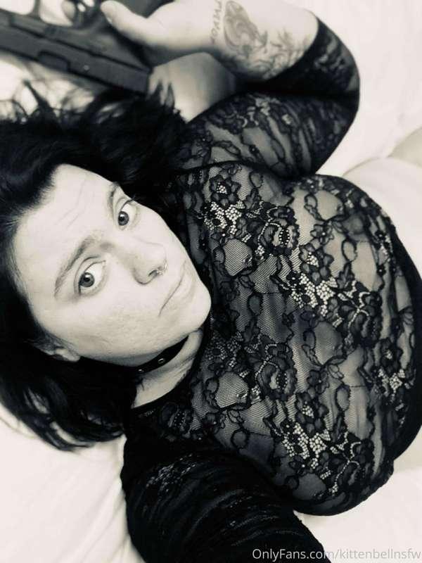 Hey everyone! My friend just made her new onlyfans! Go show ..