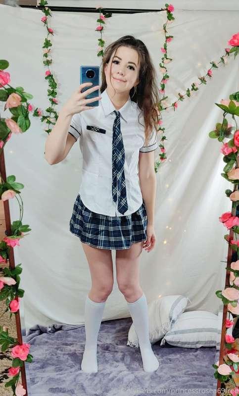 Naughty school girl 😉