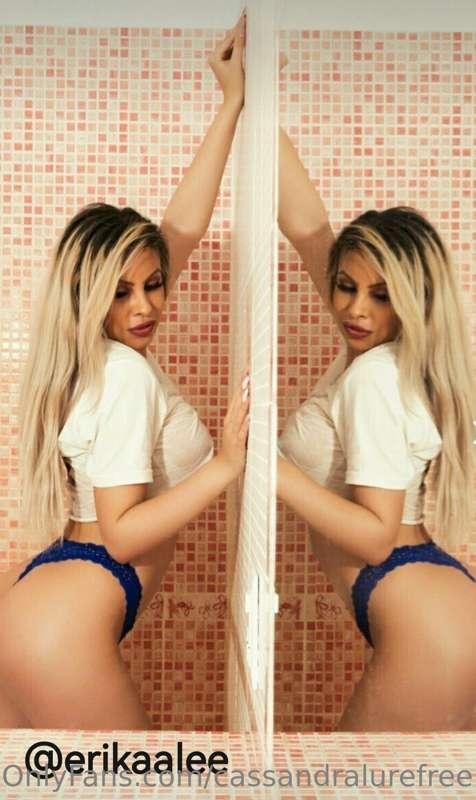 @erikaalee
Horny busty @erikaalee is here to make you feel g..