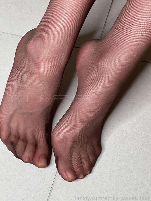 emily_sweet_feet image #14