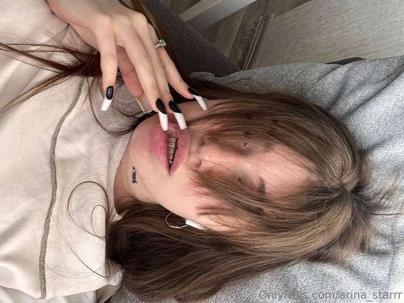 How do you like my manicure?🥰