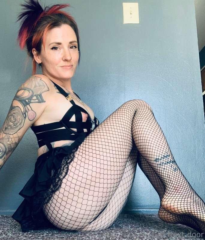 Fishnet fetish? Would you pull them down or rip them off? 