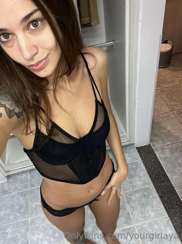 if you’re feeling down, I can feel you up 🙈🤭