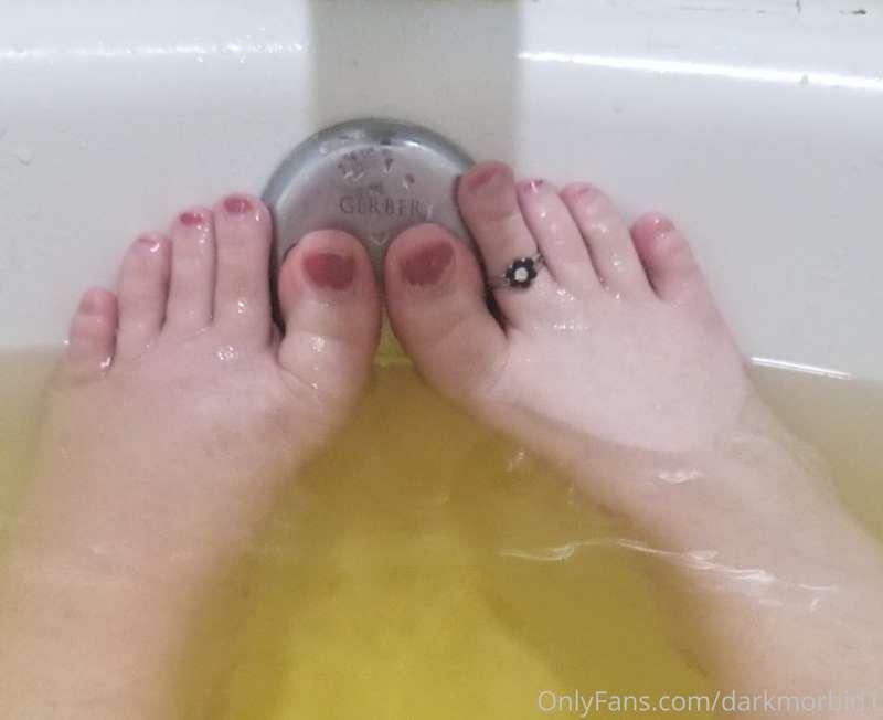 Late night bath time. I know you wish you were there to rub ..