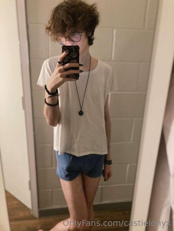 **Wanna play with my twinky body?**

*I’ve had sex on the br..
