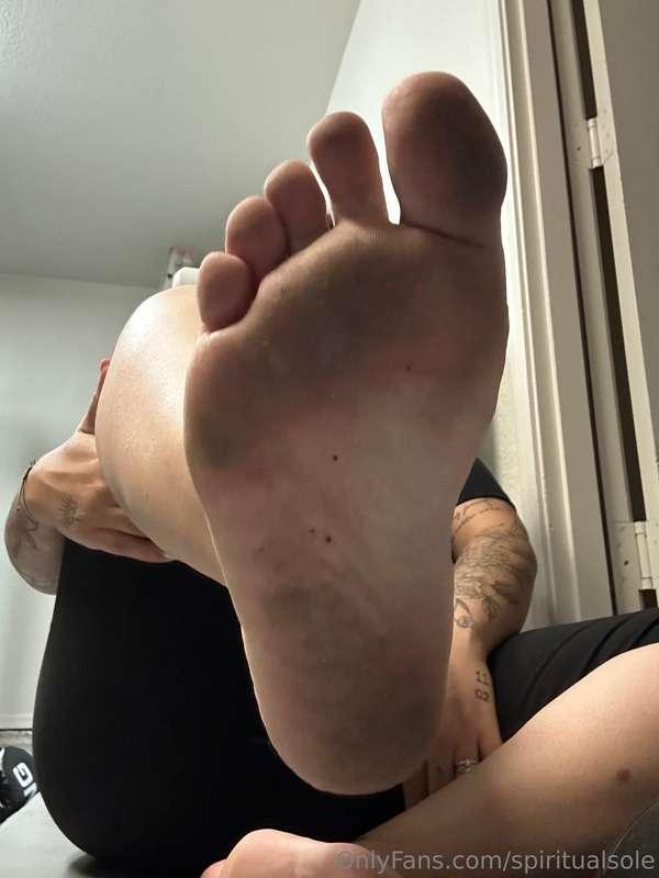 I know how much you love my dirty soles 😈