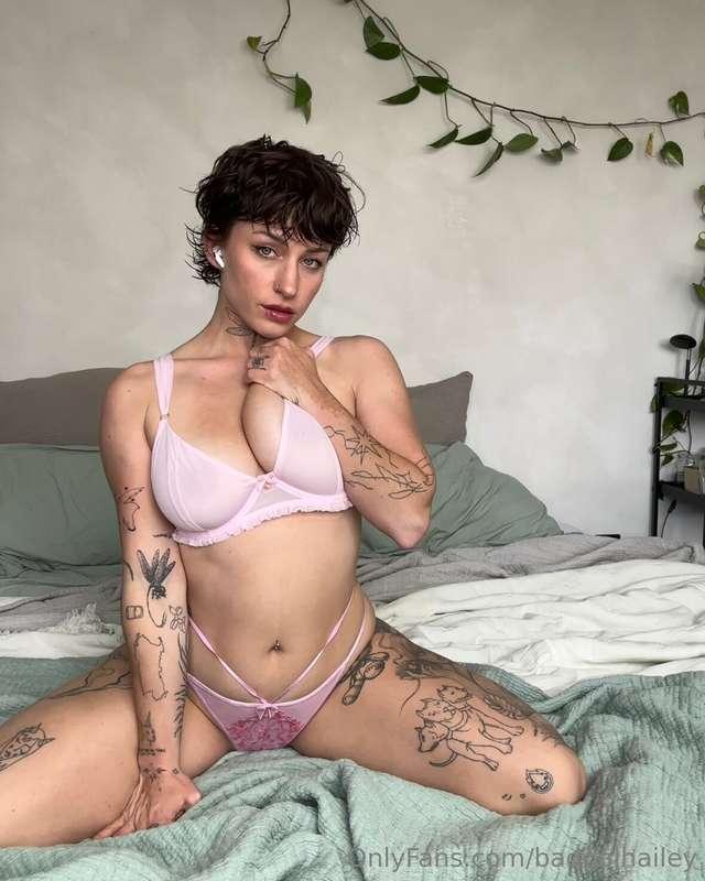 badgalhailey image #0